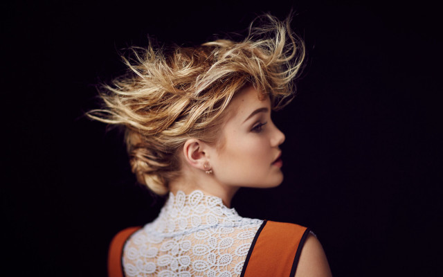 Messy hair dress profile blonde free wallpaper for desktop - medium preview image