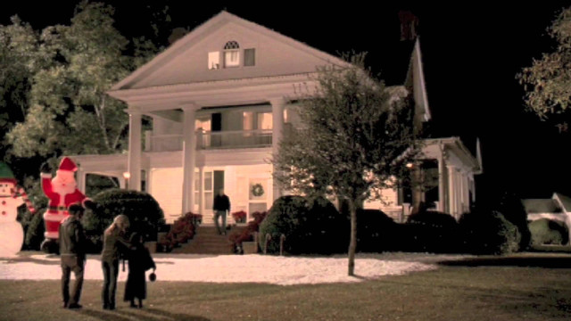 Couple people house night santa free wallpaper for desktop - medium preview image