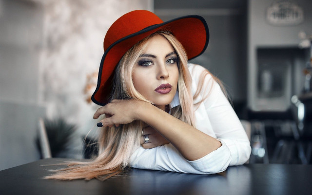 Eszter blonde red hat kitchen free wallpaper for desktop - medium preview image