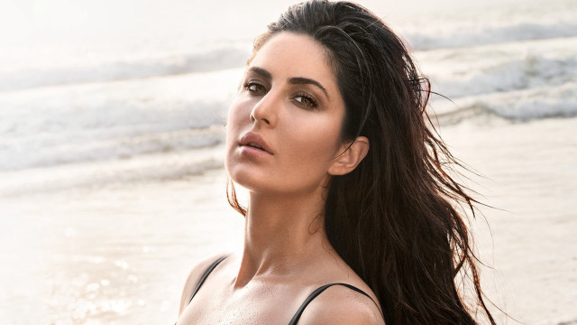 Woman beach longhair waves ocean free wallpaper for desktop - medium preview image