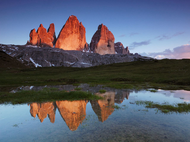Mountain lake reflection sunset scenery free wallpaper for desktop - medium preview image