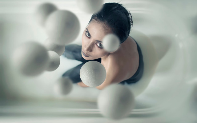 Flying woman balls 3d sculpture free wallpaper for desktop - medium preview image