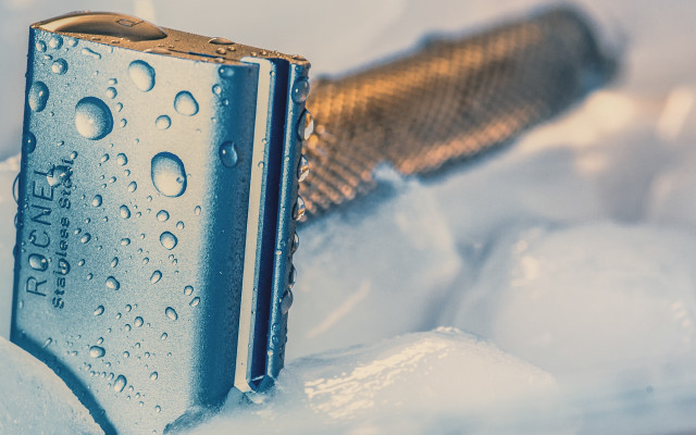 Razor blade ice water gold free wallpaper for desktop - medium preview image