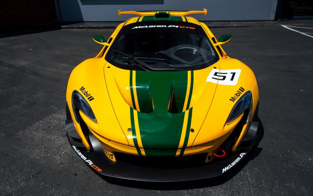 Yellow green sports car aurora free wallpaper for desktop - medium preview image