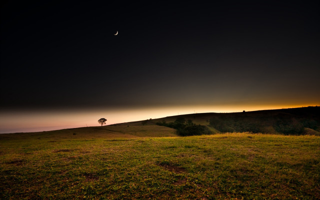 Lone tree hill night crescent free wallpaper for desktop - medium preview image
