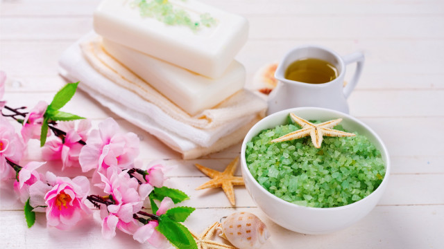 Seaweed tea flowers white table free wallpaper for desktop - medium preview image