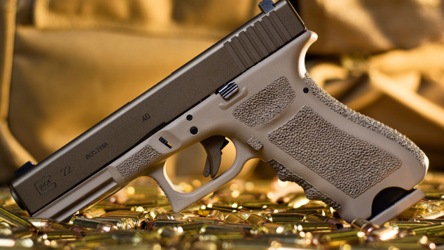 Gun gold bag chain matte free wallpaper for desktop - medium preview image