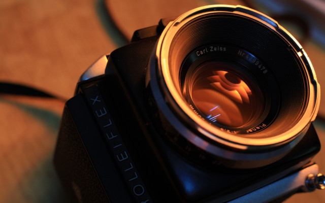 Camera lens table top macro free wallpaper for desktop - medium preview image