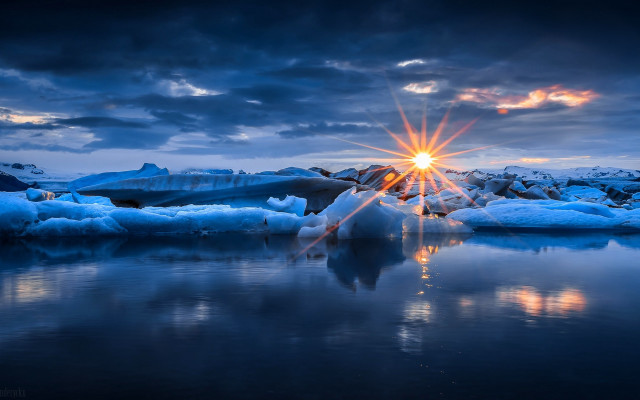 Sunshine water icebergs cloudy sky free wallpaper for desktop - medium preview image