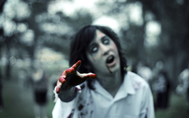 Bloodied woman park creepy shock free wallpaper for desktop - medium preview image