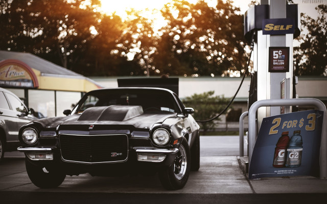 Car gasstation pump romantic photorealistic free wallpaper for desktop - medium preview image