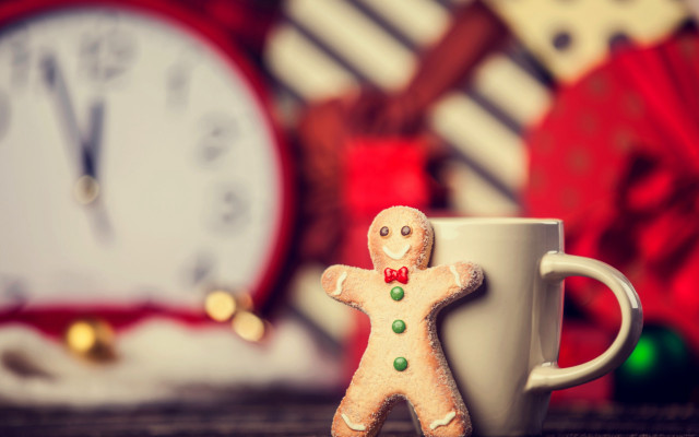 Ginger man coffee clock table free wallpaper for desktop - medium preview image