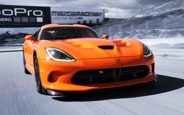 Sports car road sky sign free wallpaper for desktop - medium preview image