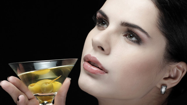 Woman martini glass green apple free wallpaper for desktop - medium preview image