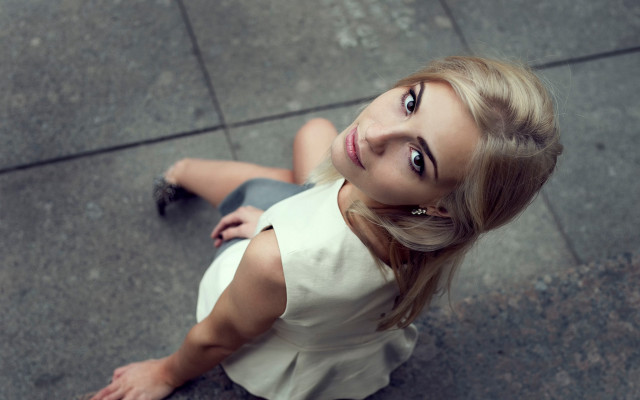 Woman sitting crossed legs upward free wallpaper for desktop - medium preview image