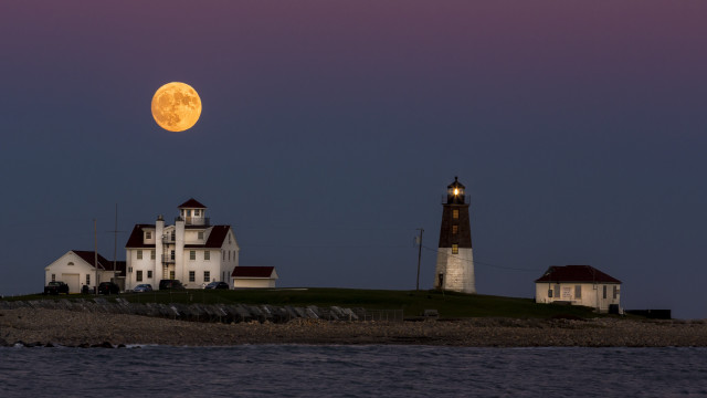 Full moon lighthouse island ocean free wallpaper for desktop - medium preview image