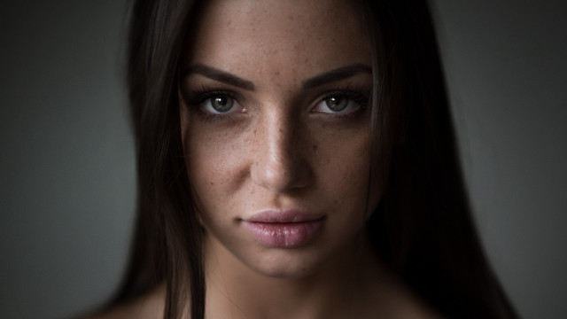 Elina karimova freckled hair serious free wallpaper for desktop - medium preview image