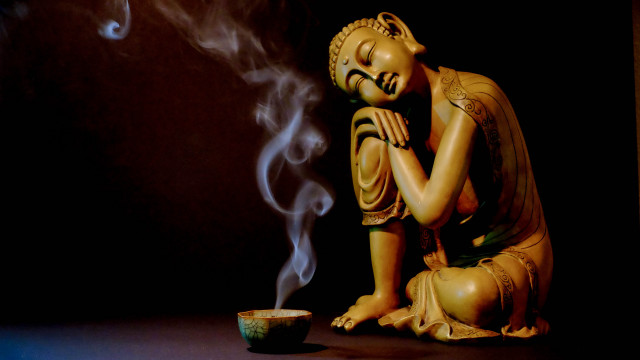 Bronze sculpture praying sitting smoke free wallpaper for desktop - medium preview image