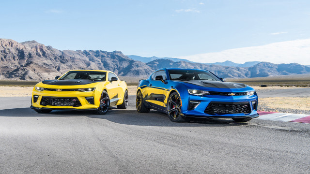 Yellow blue cars race track free wallpaper for desktop - medium preview image