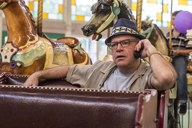 Man carousel phone hat horse free wallpaper for desktop - medium preview image