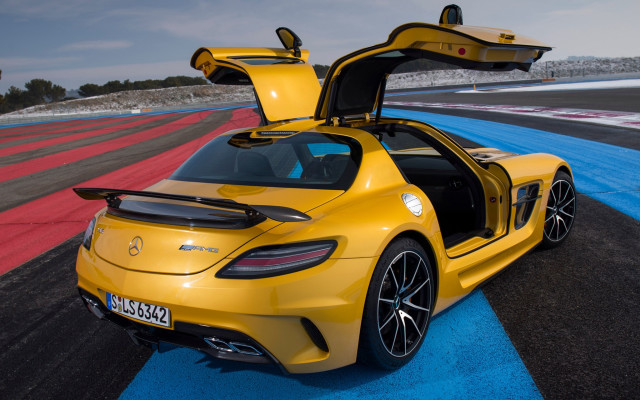 Yellow sports car open doors #8 free wallpaper for desktop - medium preview image