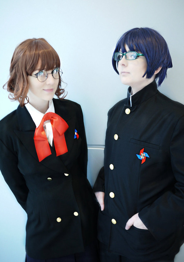 Two people black red wall free wallpaper for mobile - medium preview image