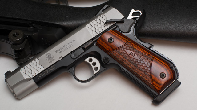 Gun wooden grips metal frame free wallpaper for desktop - medium preview image