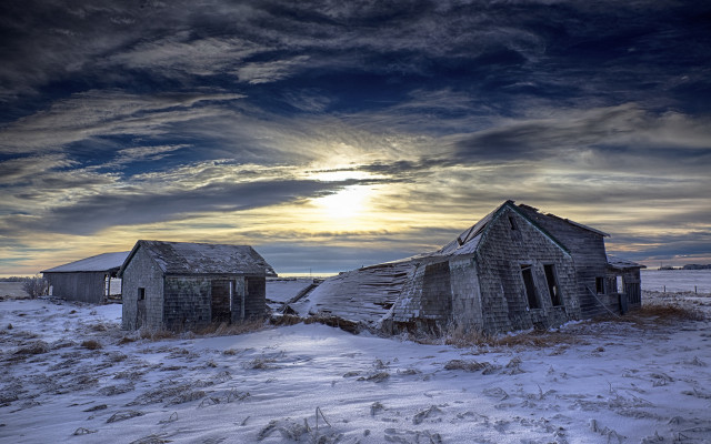 Old buildings snowy skyline postapocalyptic free wallpaper for desktop - medium preview image