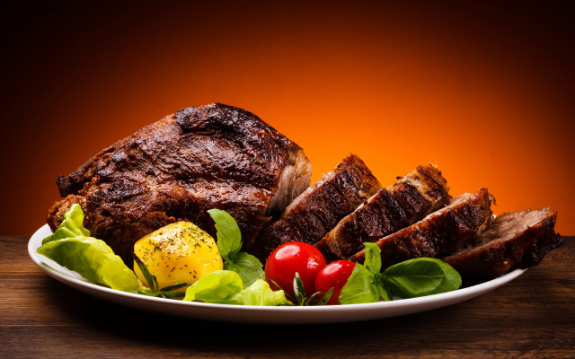 Plate meat vegetables dark background free wallpaper for desktop - medium preview image