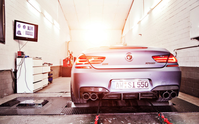 Garage car tv redhose superflat free wallpaper for desktop - medium preview image