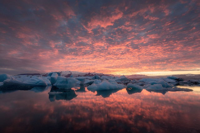 Sunset icebergs cloudy sky city free wallpaper for desktop - medium preview image