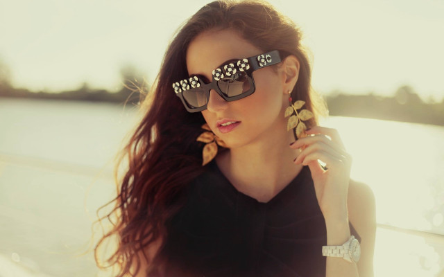 Woman sunglasses black top boat free wallpaper for desktop - medium preview image