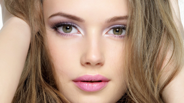 Woman longhair pinklips closeup greeneyes free wallpaper for desktop - medium preview image