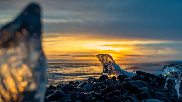 Bottle rocky beach sunset ocean free wallpaper for desktop - medium preview image