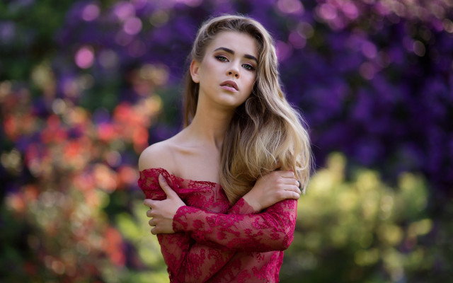 Red dress crossed arms blurry free wallpaper for desktop - medium preview image