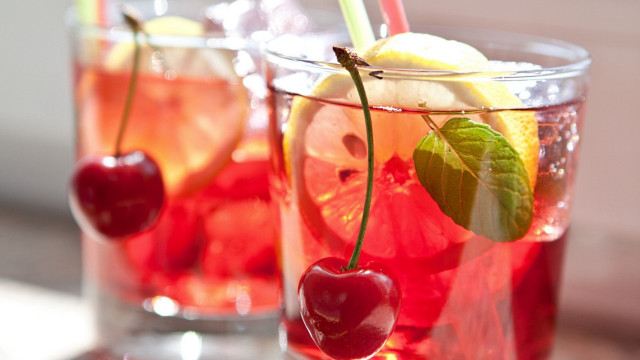 Cherry fountain glasses drinks fruit free wallpaper for desktop - medium preview image