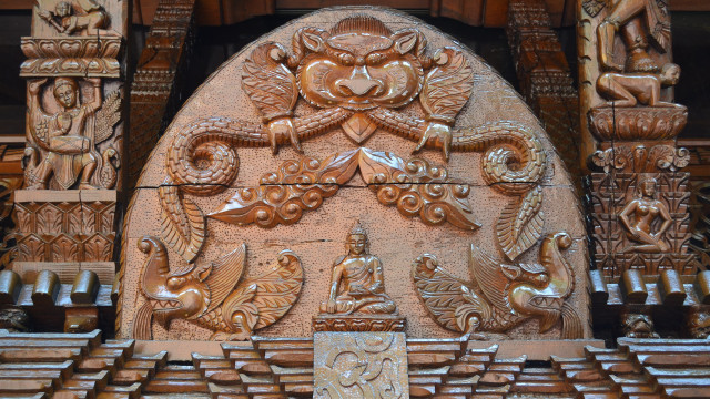 Carved wooden door decorative design free wallpaper for desktop - medium preview image