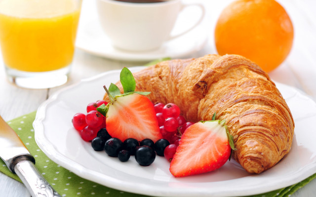 Croissant berries coffee oranges juice free wallpaper for desktop - medium preview image
