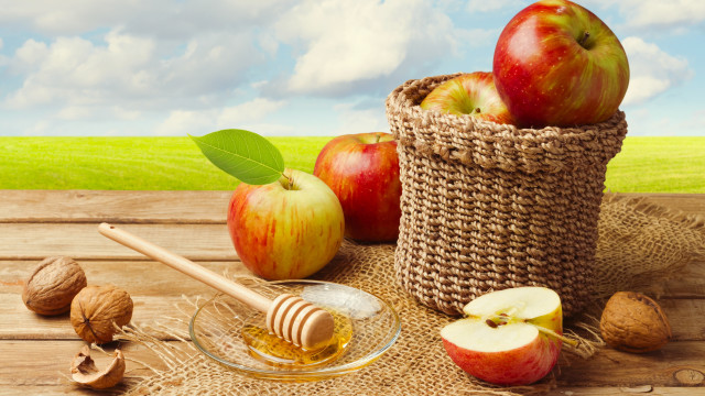 Basket apples honey nuts leaf free wallpaper for desktop - medium preview image
