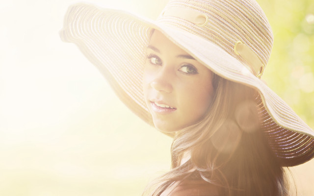 Woman hat scarf green background free wallpaper for desktop - medium preview image