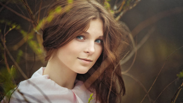 Eszter mattioni blue eyes field free wallpaper for desktop - medium preview image