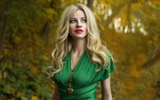 Woman green dress forest portrait free wallpaper for desktop - medium preview image