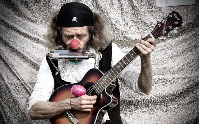 Man tongue out guitar microphone free wallpaper for desktop - medium preview image