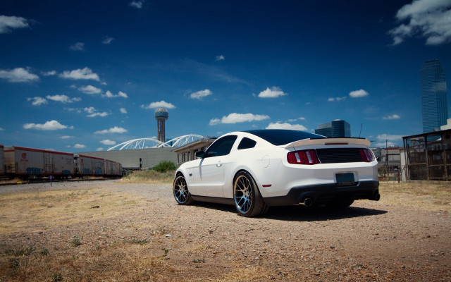 White car dirt road train free wallpaper for desktop - medium preview image