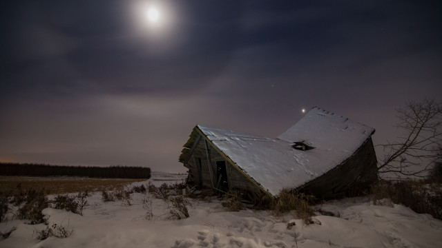 Snowy barn fullmoon darksky davidbegbie free wallpaper for desktop - medium preview image