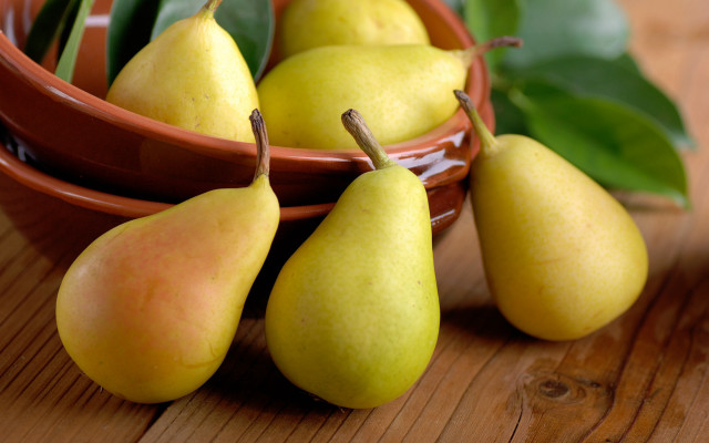 Pear bowl wooden table leaves free wallpaper for desktop - medium preview image