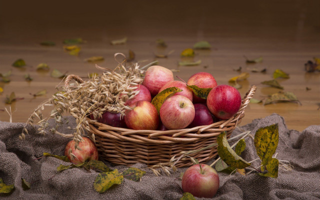 Basket apples leaves cloth harvest free wallpaper for desktop - medium preview image