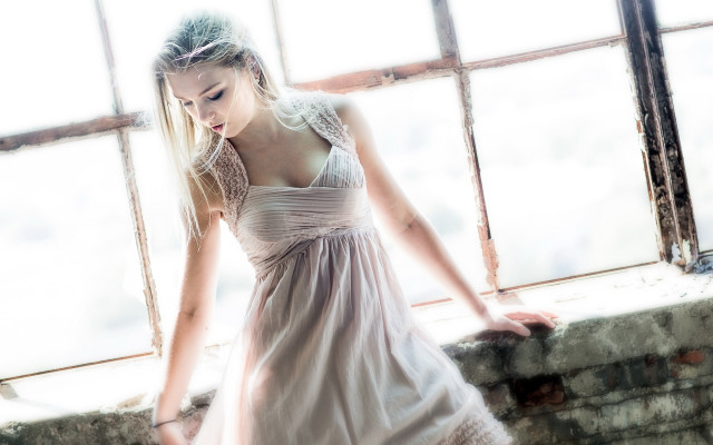 Woman dress window fashion jewelry free wallpaper for desktop - medium preview image