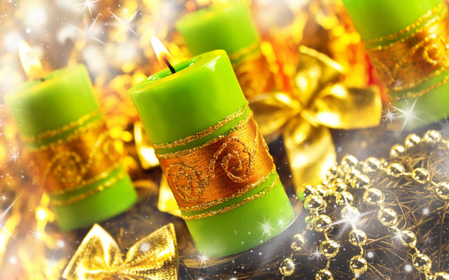 Green candles gold decorations xmas free wallpaper for desktop - medium preview image