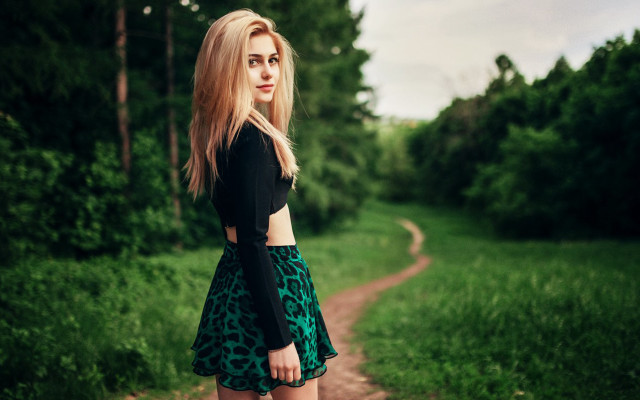 Elina karimova blonde blurry forest free wallpaper for desktop - medium preview image